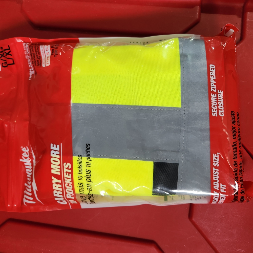 Milwaukee High-Visibility Safety Vest